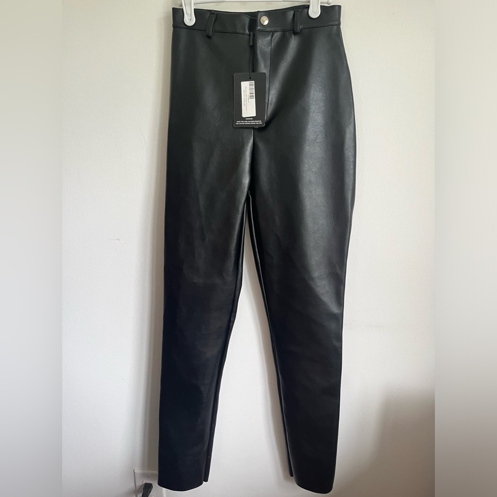 NWT 🆕 Prettylittlething Black Faux Leather Straight Leg Trouser Pants - US 4